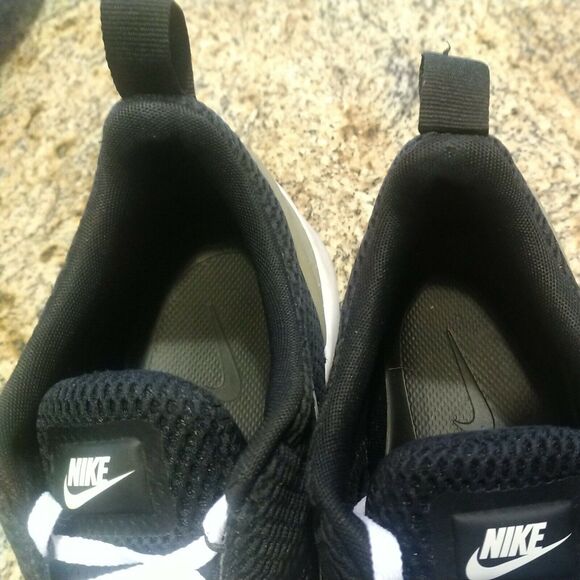 Men's Nike Lunarestoa 2 Essential Casual Shoes, 811372 010 Size 12 Black/White - Picture 8 of 12